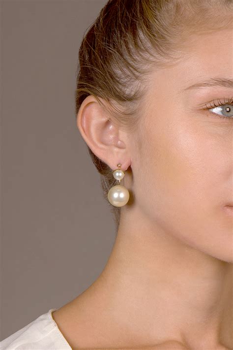 christian dior pearl earrings.